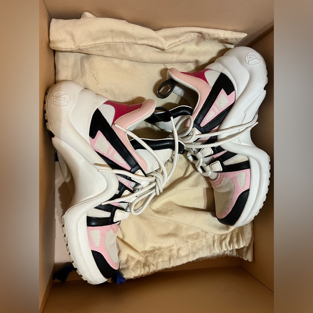 Louis Vuitton
LV Monogram Chunky Sneakers